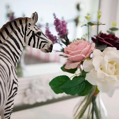 Stylish Flat With Private Parking Lägenhet *