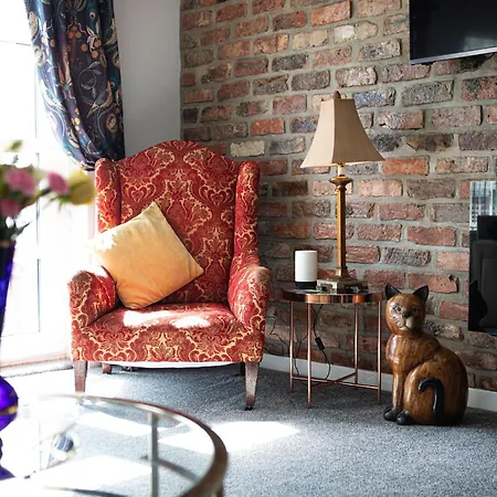 Апартаменты Stylish Flat With Private Parking *