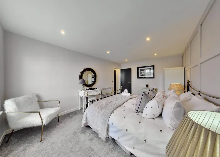 Stylish Flat With Private Parking